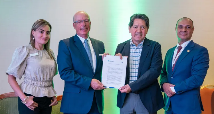 APR y ANIPAC firman convenio para fortalecer la reciclabilidad y la economía circular en México