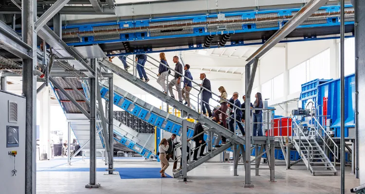 STADLER y IGERS inauguran en Italia una planta de reciclaje textil con clasificación NIR en dos etapas